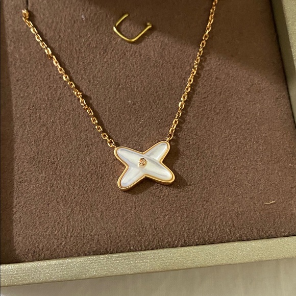 Chaumet Jeux De Liens 18k Gold Mother Of Pearl Diamond Necklace - Picture 2 of 8